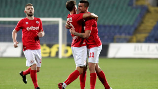 Лидерът във Втора лига ЦСКА 1948 разпусна отбора за 9