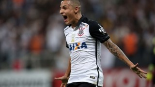 Защитникът на Коринтианс Гилерме Арана ще стане ново попълнение на