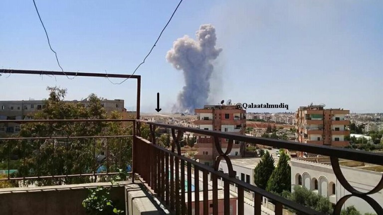 Огромни експлозии във военновъздушна база в Сирия