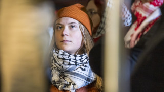 Грета Тунберг съобщава за жестоко отношение след ареста ѝ от израелските власти