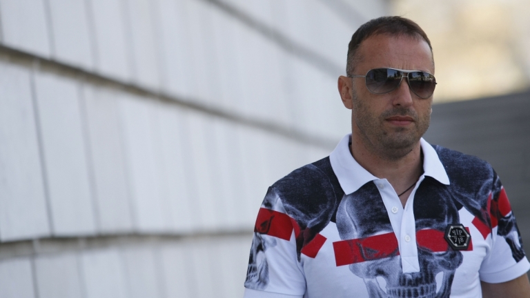 Петев праща "спасението" на Левски!