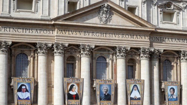Оставки във Ватикана след финансовия скандал 