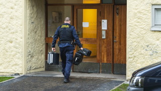В Швеция арестуваха жена, държала сина си заключен 28 г.