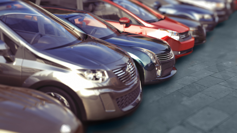 Продажбите на автомобили в Китай се сринаха с 80% за февруари