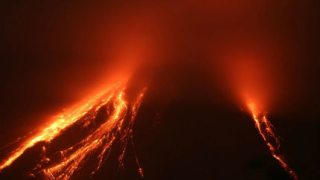 Евакуация в Мексико заради изригнал вулкан