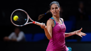 Изабелла Шиникова се класира за втория кръг на турнира по