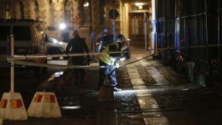 Около две дузини маскирани мъже хвърляха запалителни бомби срещу синагога