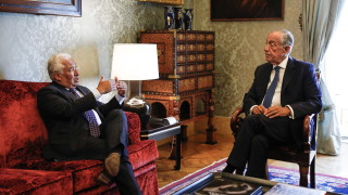 Португалия е парализирана от стачка на превозвачи на горива съобщиха