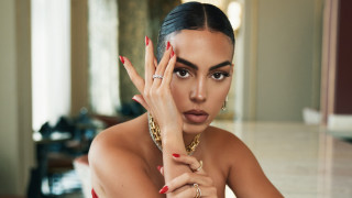 Наскоро Джорджина Родригес сподели поредица снимки на които е в небесносин