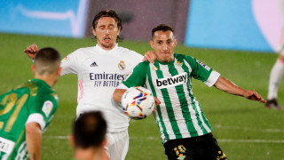 Халфът на Реал Мадрид Лука Модрич подписа нов договор с