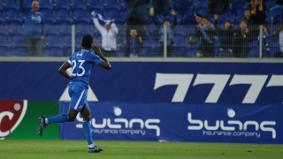 Халфът на Левски Хали Тиам бе доста активен в социалните