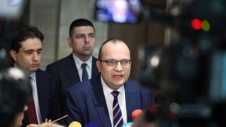 ДБ скочиха срещу на левичарското управление Народният представител от ПП ДБ Мартин