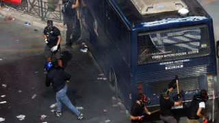 Лидерите на крайнодясната гръцка партия Златна зора третата по популярност