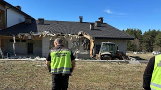 Без забавяне продължава премахването на незаконните постройки на Румен Гайтански