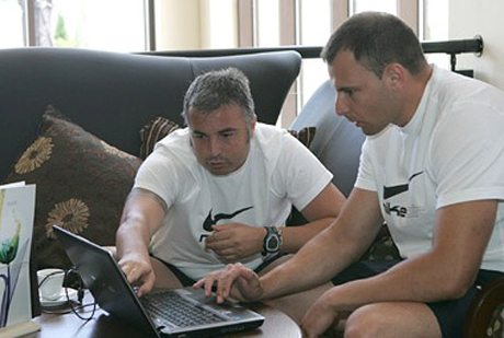 Ясен Петров ще тренира бивша звезда на Барса и Челси