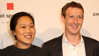 33 годишният създател на социалната мрежа Facebook Марк Зукърбърг притежава 74