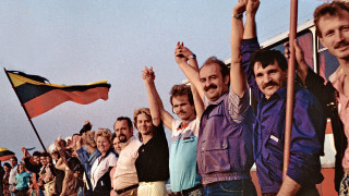 30 г. от акцията „Балтийски път“ – 2 млн. души, хванати за ръце с искане за свобода