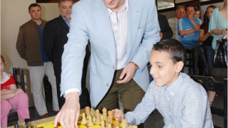 Наш шахматист втори във Франция
