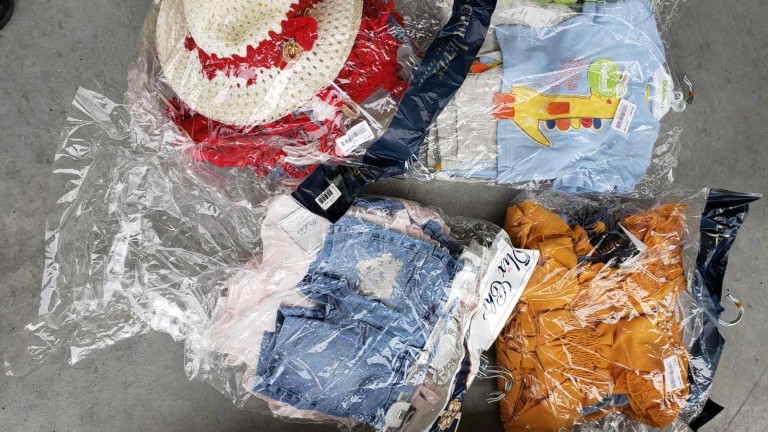 Митничари иззеха над 26 000 текстилни изделия на МП „Капитан Андреево“
