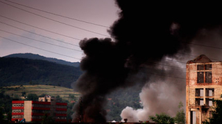 7 екипа огнеборци гасиха пожар в София 