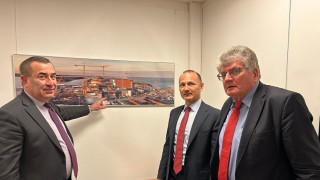 Служебният министър на енергетиката Росен Христов и зам министър Еленко Божков