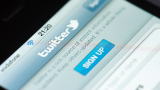 За първи път през годината акциите на Twitter надминаха $20