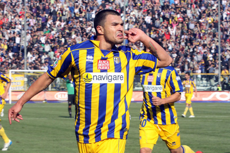 Последно: Божинов остана в Парма