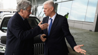 Властта уверява: Не се готви ново споразумение за предоставяне на въоръжение на Украйна