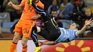 Де Зеув здрав след зверския ритник на Касерес