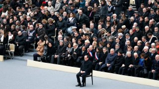 Франция ще унищожи "армията от фанатици", закани се Оланд на траурна служба