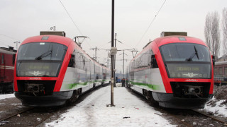 Влаковете в страната се движат нормално