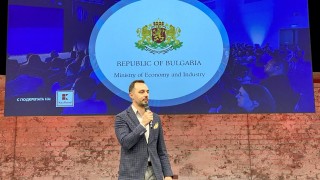 Министърът на икономиката и индустрията Богдан Богданов представи амбициозната цел на