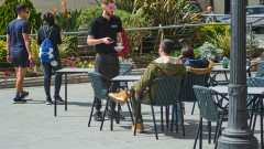 Новият трудов баланс на Испания: високотехнологичните професии изпреварват сервитьорите