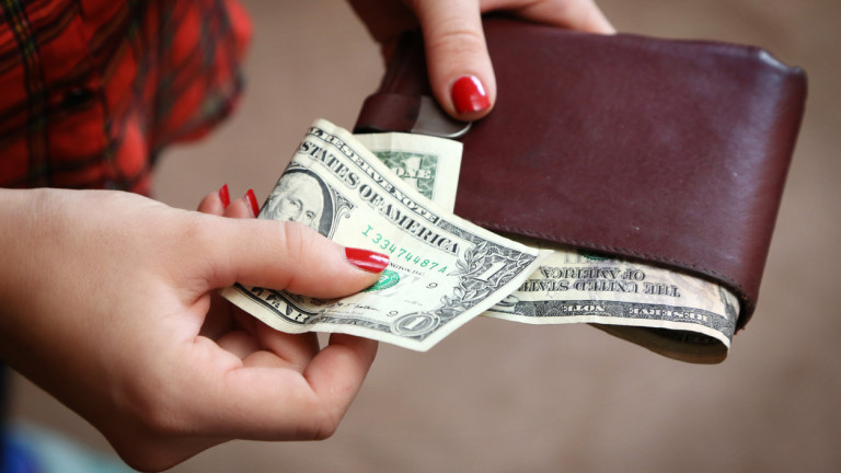 Доларът не е това, което беше: Какво може да се купи с $1 преди 120 години и сега