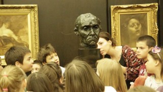 Изкуството помага на децата да развиват умения като ги провокира