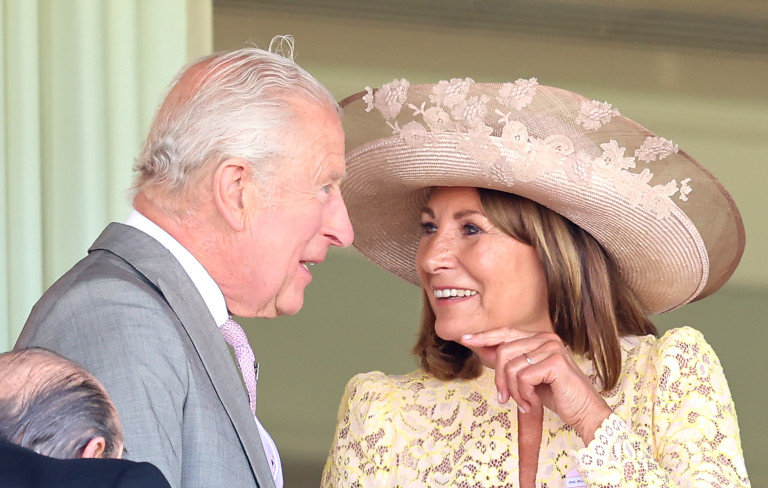 Карол Мидълтън с крал Чарлз