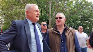 Румен Петков не казва кои други министри са се срещали с братя Галеви