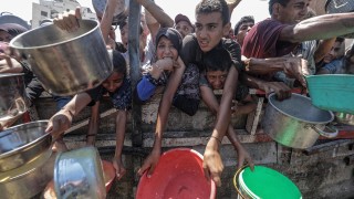 Близо 14 милиона души в редица страни сред които Афганистан