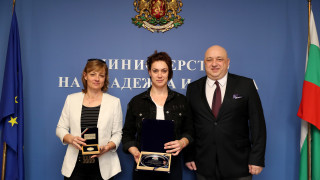 Министърът на младежта и спорта Красен Кралев награди с почетен