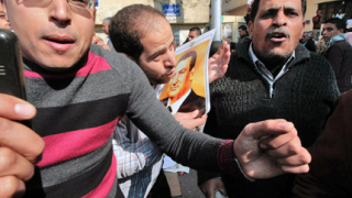 Журналистите – „между чука и наковалнята” в Кайро