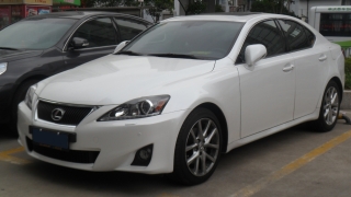 Спадналото търсене на седани в САЩ намали продажбите на Lexus