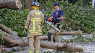 Във Флорида започнаха възстановителните работи след пораженията причинени от урагана