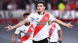 Напдателят Хулиан Алварес вече е футболист на Манчестър Сити Той