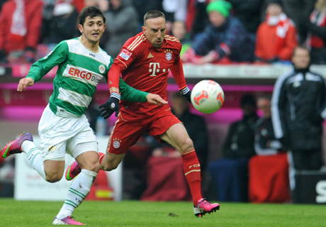 Фюрт отложи изпадането си