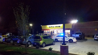 Гол мъж застреля трима души в Нешвил САЩ съобщава местната полиция