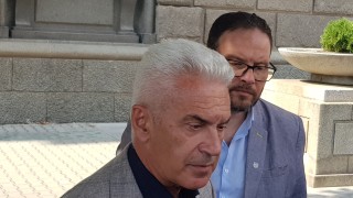 Волен Сидеров внесе документите на партия Атака в ЦИК за