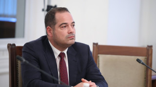 Министърът на вътрешните работи Калин Стоянов даде извънреден брифинг ден