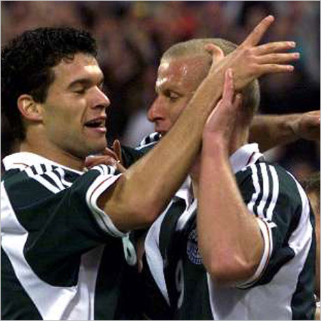 Китайският Шанхай Шенхуа  освободи Янкер