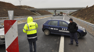 Затворена е магистралата в посока София около 44 46 км съобщават