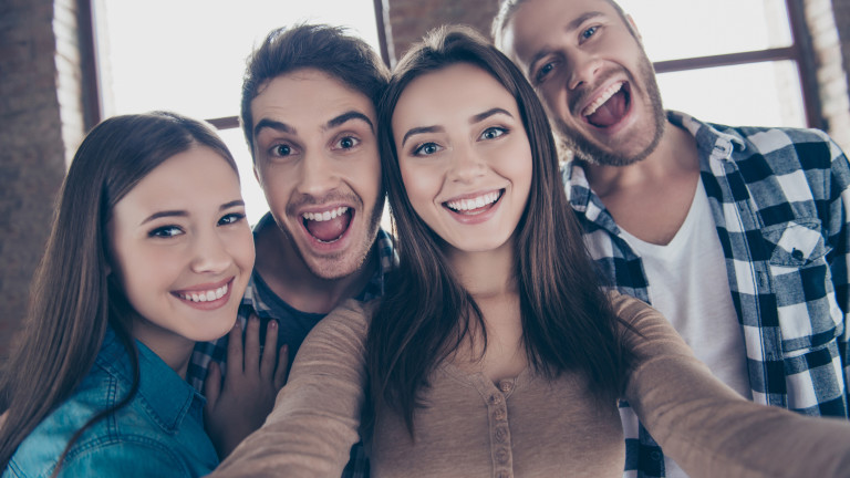 Колко приятели е нормално да имаме, кога ги срещаме и какво правим с тях